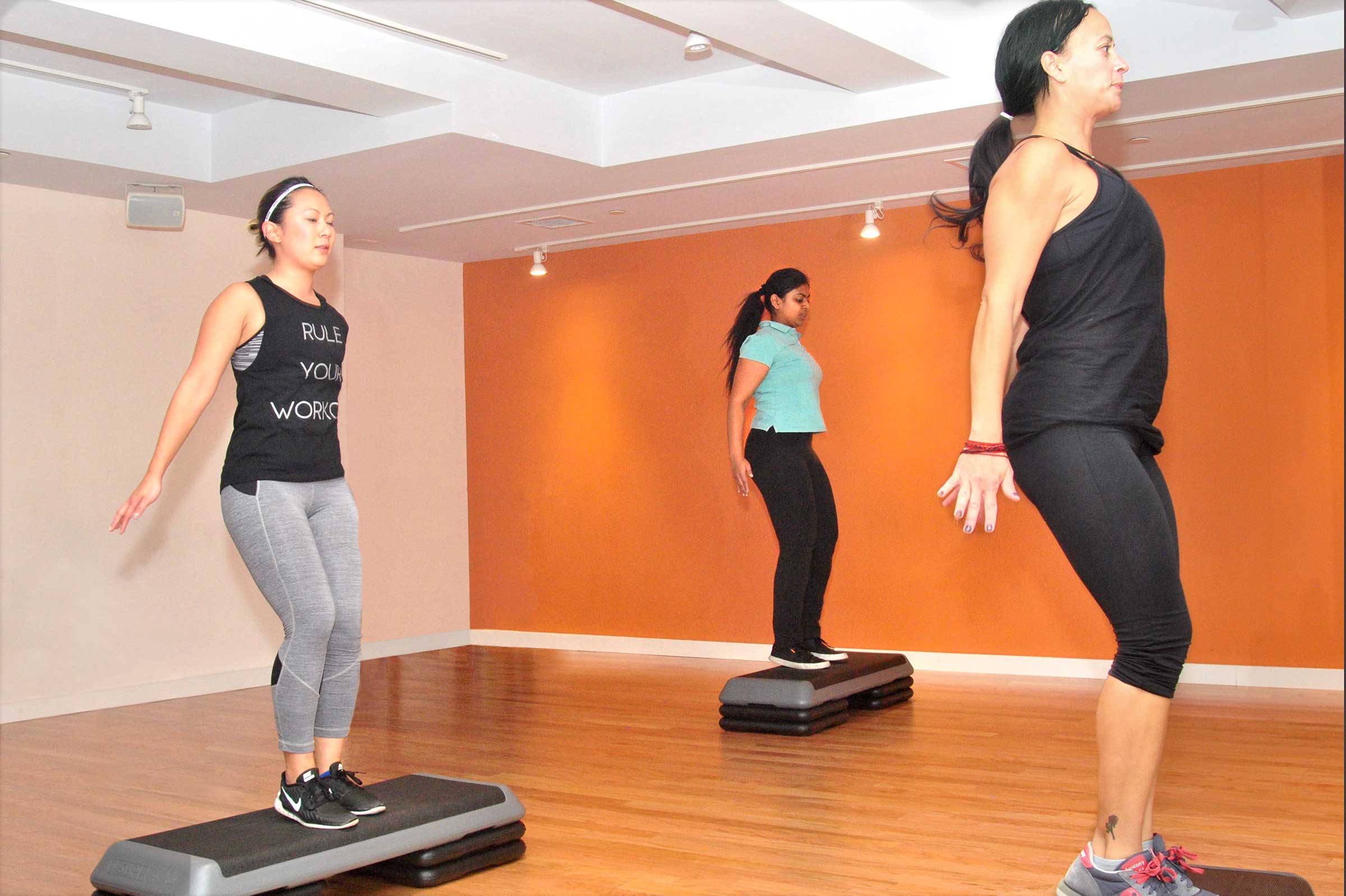 group-fitness-yoga-classes-maximum-motion-fitness